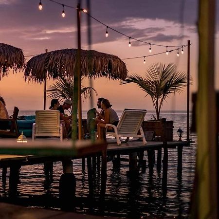 Barrbra Bnb Over The Sea Bocas del Toro Exterior foto