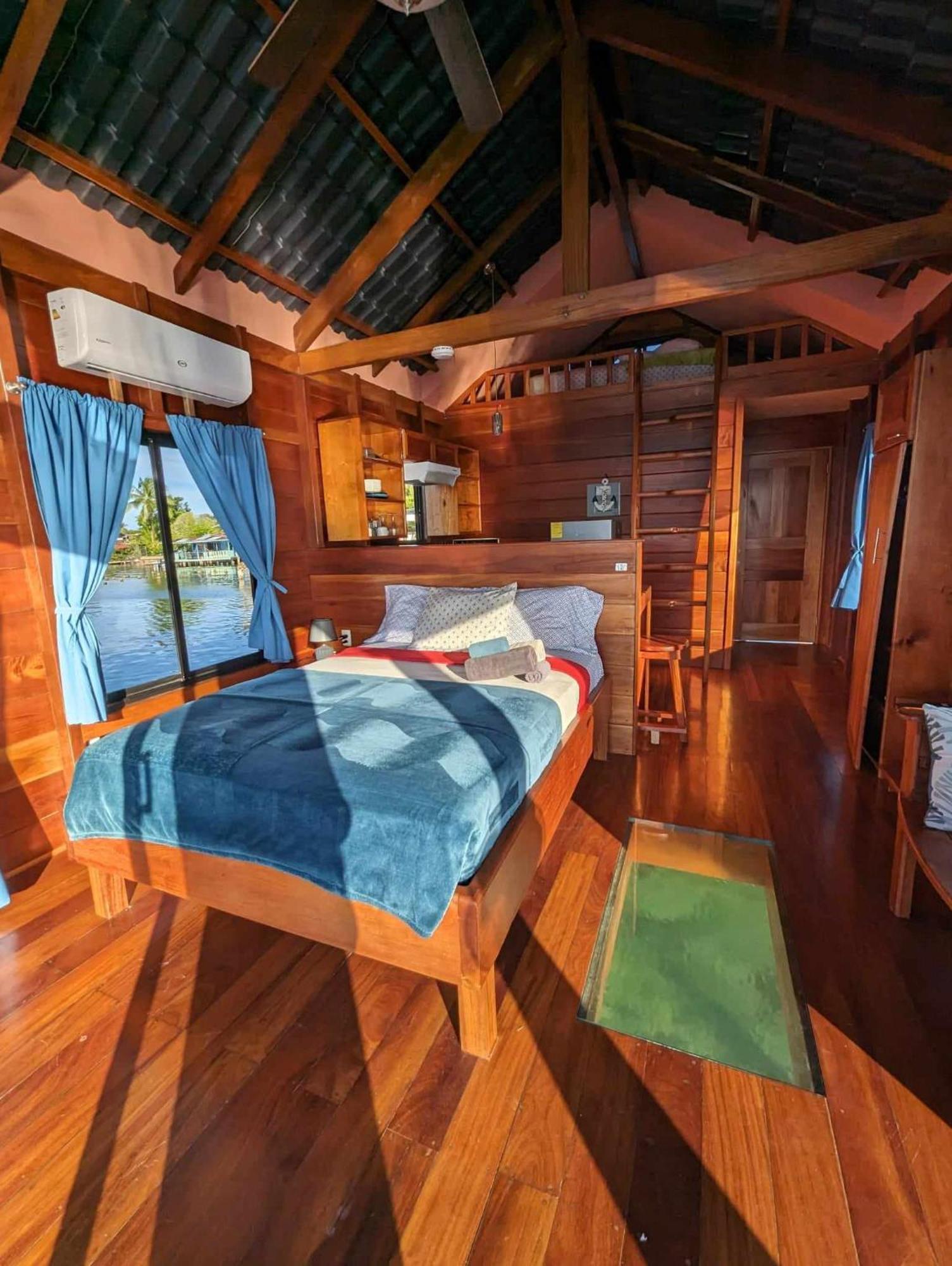 Barrbra Bnb Over The Sea Bocas del Toro Habitación foto